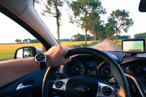 driving-2732934_1920-300x200.jpg