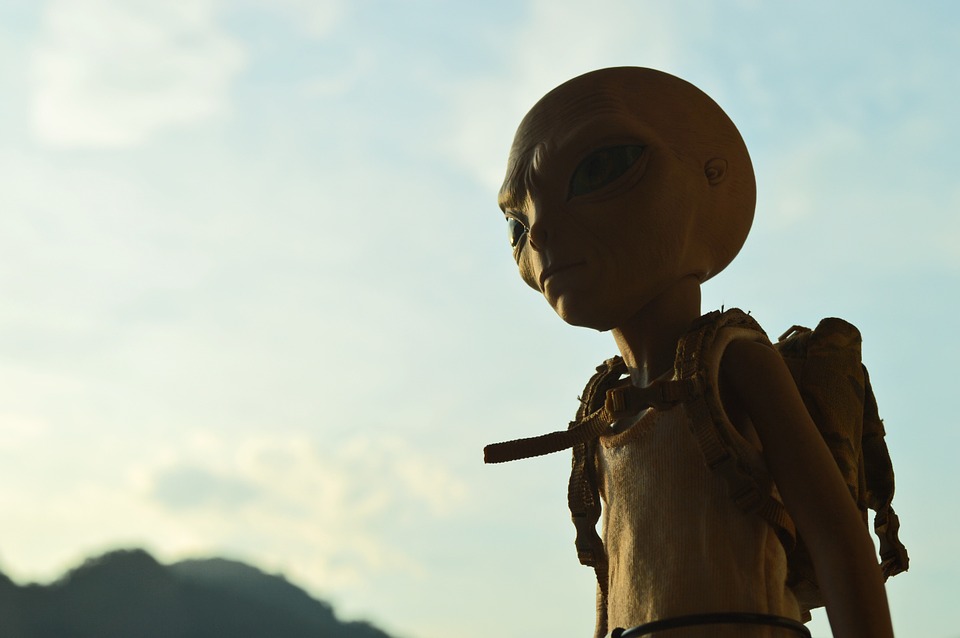 alien-667966_960_720-1--1538171394244.jpg