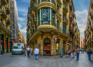 barcelona-1923686_1920-300x216.jpg