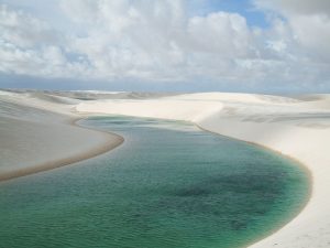 1280px-Lencois_Maranhenses_3-300x225.jpg