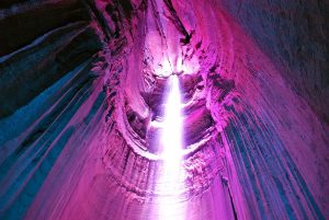 1280px-Ruby_falls_0233-300x201.jpg