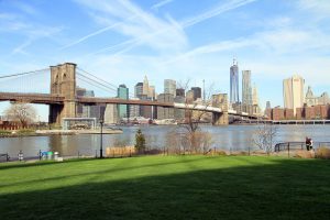 1280px-USA-NYC-Brooklyn_Bridge_Park-300x200.jpg