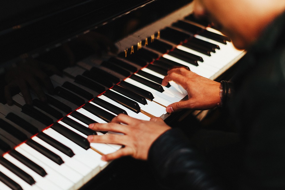 pianist-1149172_960_720-1547647021999.jpg