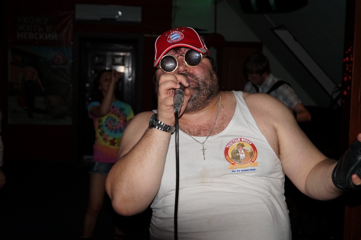 music_club_concert_musicians_glasses_bar_man_karaoke-612518-1550110472957.jpg