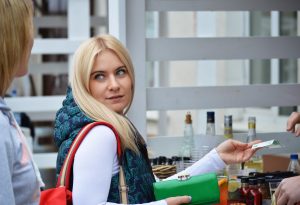 paying_cash_transaction_payment_green_wallet_russia_moscow-610585-1548383870268-300x205.jpg