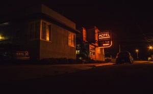 motel-923495-300x185.jpg