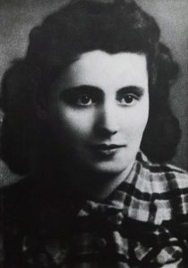 419px-Mala_Zimetbaum_1918-1944-210x300.jpg