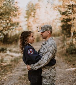 army-couple-love-1698760-267x300.jpg