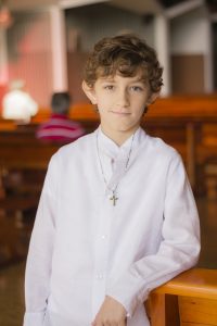 altar-boy-2900206_1920-200x300.jpg