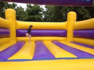 bouncing-castle-281046-300x225.jpg