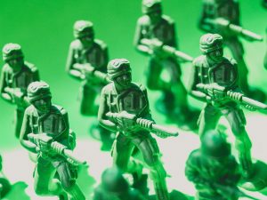 army-attack-figurines-1214270-300x225.jpg