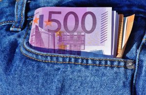 money-3115981_1920-300x196.jpg