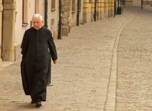 priest-1713035-300x219.jpg