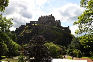 edinburgh-castle-959083-300x199.jpg