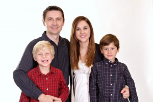 sibling-1023003_1920-300x200.jpg