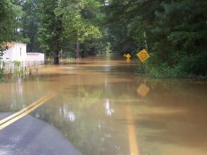 1280px-SweetwaterCreekFlood2005-300x225.jpg