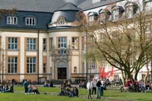 bucerius-law-school-hQ4WT372J9g-unsplash-1-300x200