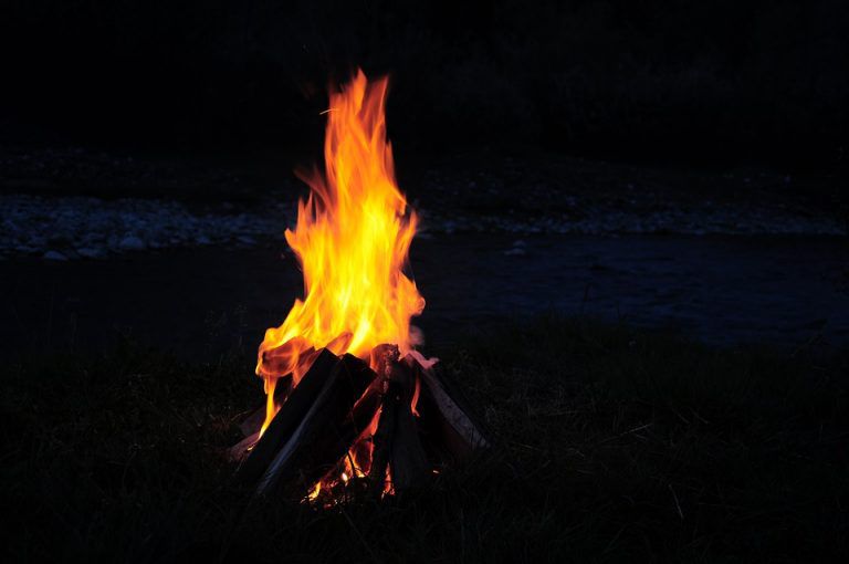 Campfire-Campfire-At-The-Edge-Of-The-River-Camp-3894387-768x510-1.jpg.optimal.jpg
